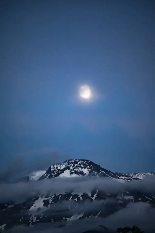 跨年朋友圈文案大赏:最后的展示时刻到了!休闲区蓝鸢梦想 - Www.slyday.coM 跨年朋友圈文案大赏:最后的展示时刻到了!休闲区蓝鸢梦想 - Www.slyday.coM