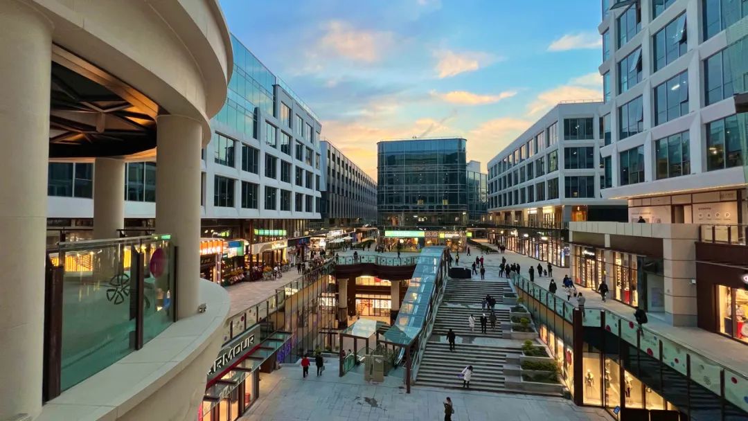 重磅!上海第三座大融城开业了!地铁2号线直达!人气首店抢先看!休闲区蓝鸢梦想 - Www.slyday.coM 重磅!上海第三座大融城开业了!地铁2号线直达!人气首店抢先看!休闲区蓝鸢梦想 - Www.slyday.coM