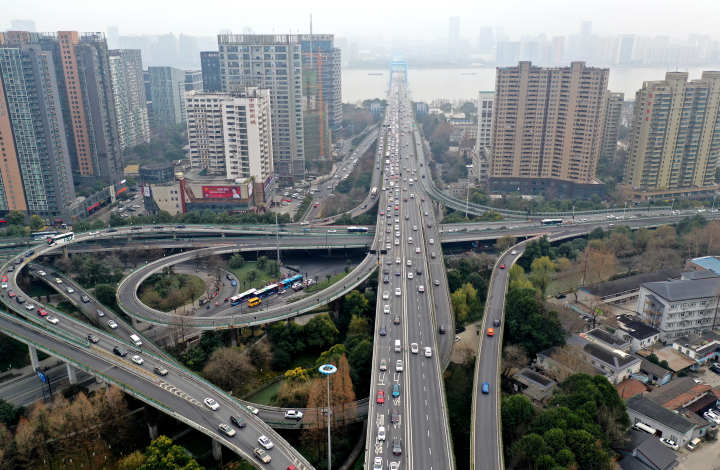 浙A车牌“双限”新政发布后 今天公布的1月竞价摇号大军增至94万余人