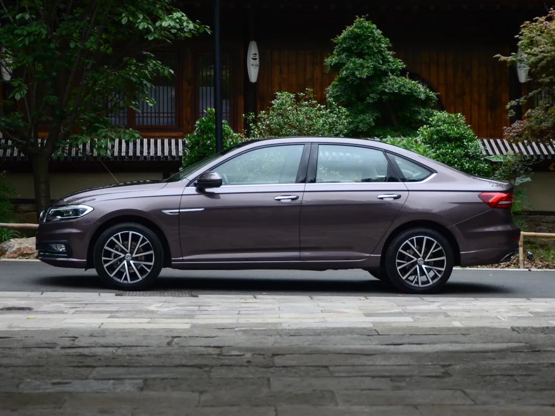 连续7万销冠!这款10万级大众神车 养它每月需要多少钱?休闲区蓝鸢梦想 - Www.slyday.coM 连续7万销冠!这款10万级大众神车 养它每月需要多少钱?休闲区蓝鸢梦想 - Www.slyday.coM