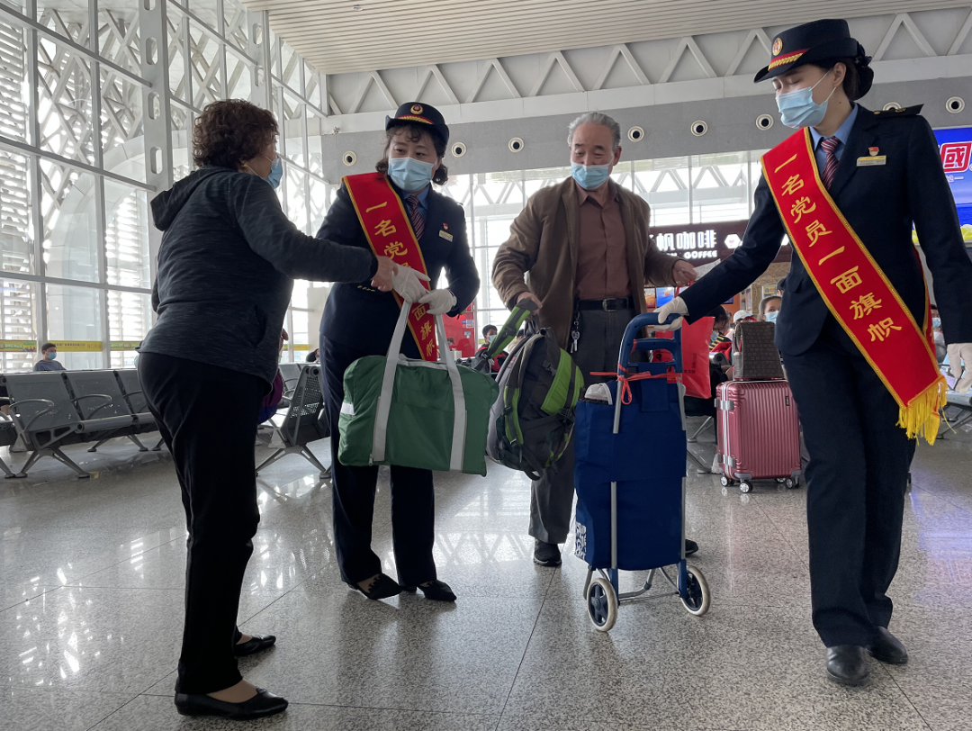 海南多少人口2021_海南人口分布图(3)