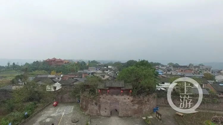 巴藏镇后背山村多少人口_贵州巴平村山村图片
