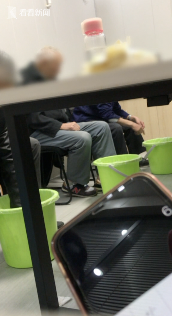 半年吃掉95瓶!老人沉迷保健品 花费17万还想买:我这算少的休闲区蓝鸢梦想 - Www.slyday.coM 半年吃掉95瓶!老人沉迷保健品 花费17万还想买:我这算少的休闲区蓝鸢梦想 - Www.slyday.coM