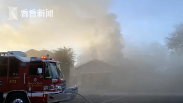 救命恩人!邻居发现失火敲门叫醒睡梦中一家六口休闲区蓝鸢梦想 - Www.slyday.coM 救命恩人!邻居发现失火敲门叫醒睡梦中一家六口休闲区蓝鸢梦想 - Www.slyday.coM