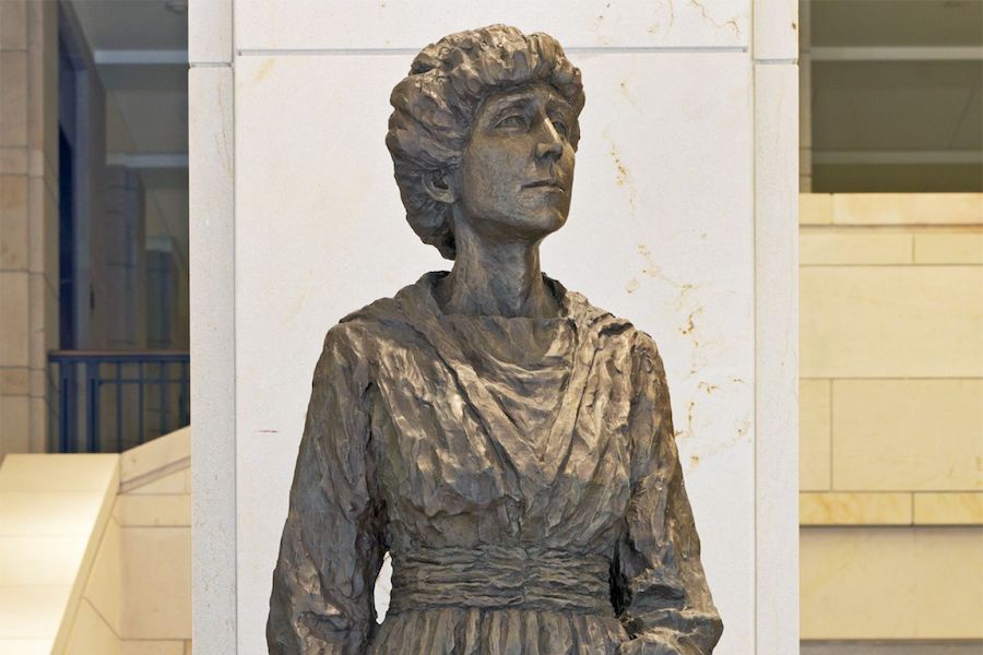 美国国会大厦被占领 200多年前华盛顿曾为它安放