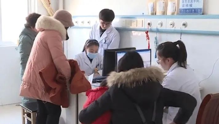 婴儿被老人裹8件衣服患捂热综合征 致高烧40度休闲区蓝鸢梦想 - Www.slyday.coM 婴儿被老人裹8件衣服患捂热综合征 致高烧40度休闲区蓝鸢梦想 - Www.slyday.coM