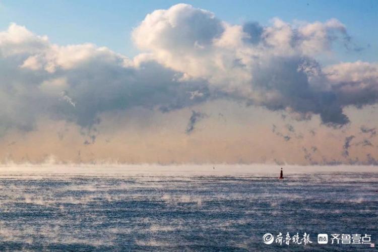 情报站|难得一见!青岛现海浩奇观 大海竟如开锅般蒸汽腾腾