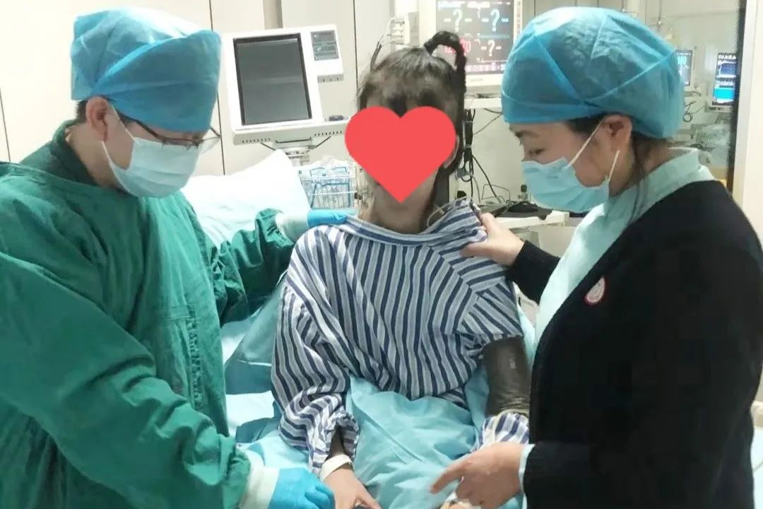 屁股破了一块皮,19岁女孩被送医院抢救险丧命!休闲区蓝鸢梦想 - Www.slyday.coM 屁股破了一块皮,19岁女孩被送医院抢救险丧命!休闲区蓝鸢梦想 - Www.slyday.coM