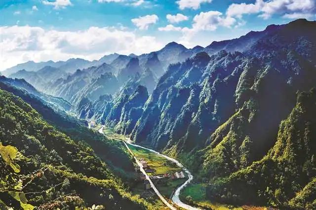 俯瞰亢谷全景城口县文化旅游委供图