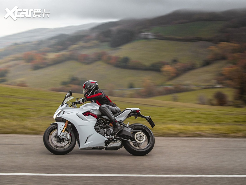 向v4靠拢图解杜卡迪supersport950
