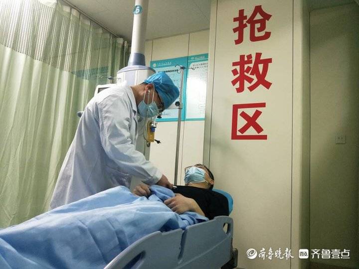 为生命护航,党员张永鹏19年来春节坚守急诊休闲区蓝鸢梦想 - Www.slyday.coM 为生命护航,党员张永鹏19年来春节坚守急诊休闲区蓝鸢梦想 - Www.slyday.coM