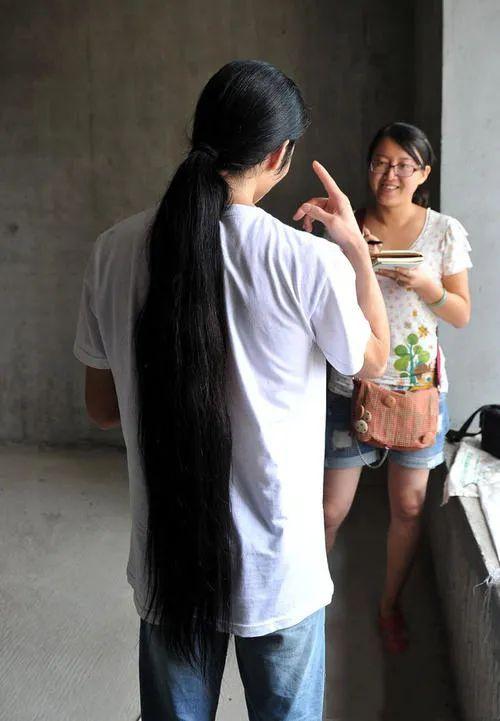 用胸毛腿毛来植发会长出一头什么发