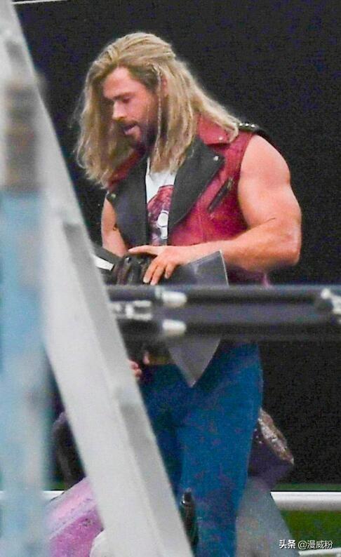 雷神4首曝片场照