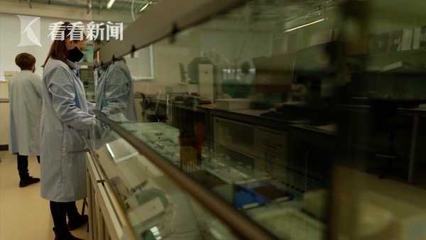 英国为全球首个新冠病毒“人体试验”招募志愿者