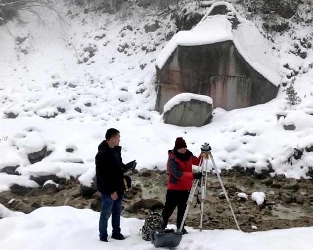 自然资源部第三大地测量队奔赴川西高原无图区开展1:10000测绘作业