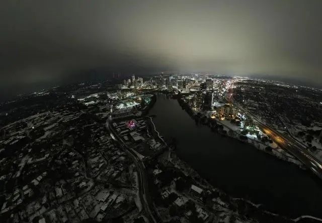 昨夜!拜登宣布得州进入重大灾难状态!电价飙升200倍,市民没水没电快冻死,市长却说“政府不欠你们的”!休闲区蓝鸢梦想 - Www.slyday.coM 昨夜!拜登宣布得州进入重大灾难状态!电价飙升200倍,市民没水没电快冻死,市长却说“政府不欠你们的”!休闲区蓝鸢梦想 - Www.slyday.coM