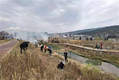 施甸兴起冬春修水利保护河湖大会战高潮