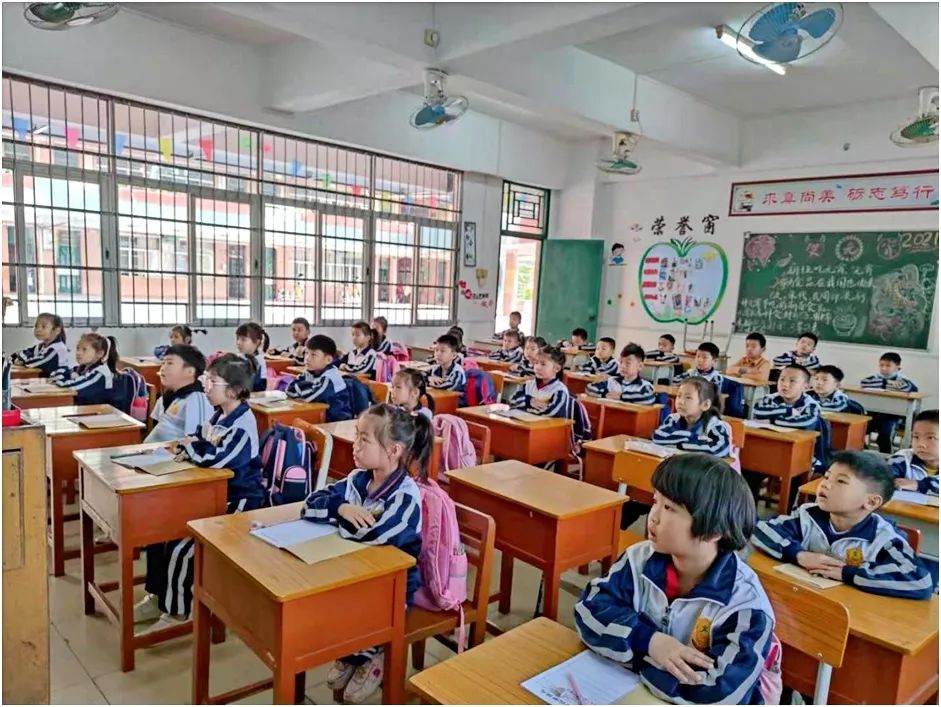 犇向新学期直击东莞中小学幼儿园花式开学现场