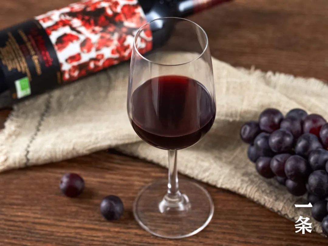 杯酒人生 香醇美酒演绎三色法兰西-Roosar罗莎庄园-法国红酒、进口红酒、葡萄酒、洋酒、白酒网上知名红酒商城