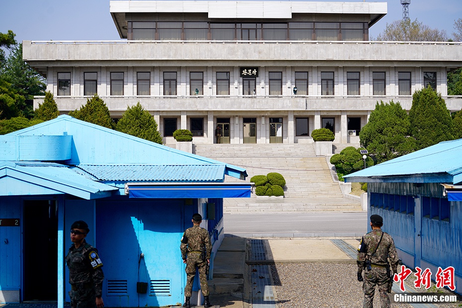 图4 资料图：图为在韩方一侧自由之家，可看到对面朝方一侧的板门阁。中新社记者 吴旭 摄