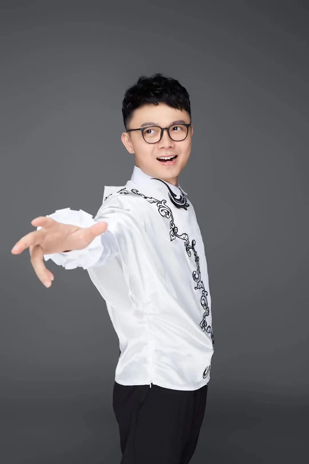 "海岛" 求 "声" l 陈琼琳:我愿做海南话歌曲的传播者