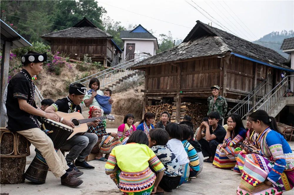 共脱贫人口_脱贫攻坚图片