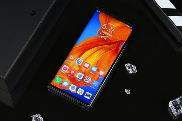 华为折叠屏matex2,华为折叠屏x2 华为matex2变内折叠屏聊聊内折外折和接下来