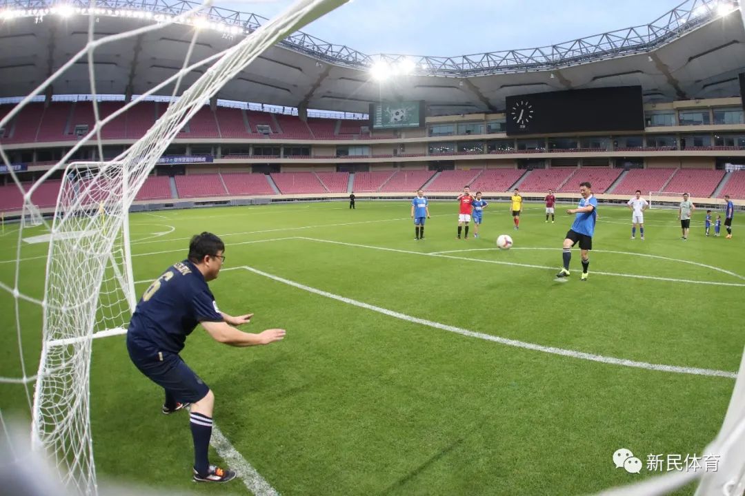龙泉足球村有足球场吗多少钱,龙泉足球村有足球场吗多少钱一个