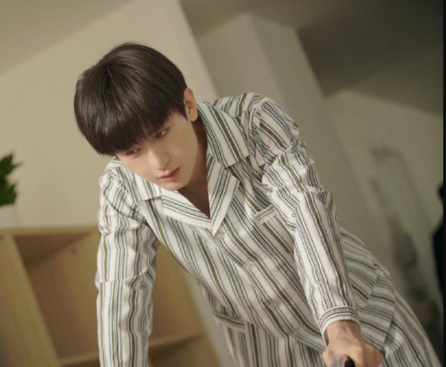 《南风知我意》即将开播,成毅演起了现代剧,现代剧照更帅气休闲区蓝鸢梦想 - Www.slyday.coM 《南风知我意》即将开播,成毅演起了现代剧,现代剧照更帅气休闲区蓝鸢梦想 - Www.slyday.coM