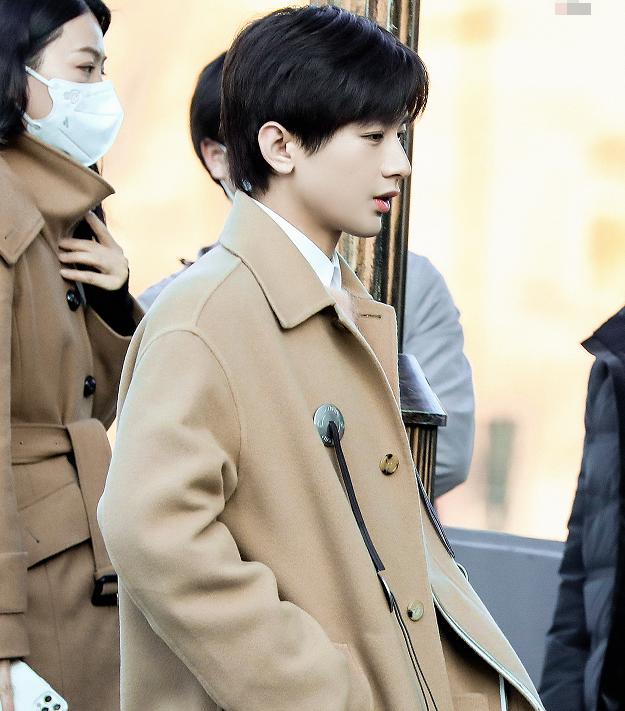 《南风知我意》即将开播,成毅演起了现代剧,现代剧照更帅气休闲区蓝鸢梦想 - Www.slyday.coM 《南风知我意》即将开播,成毅演起了现代剧,现代剧照更帅气休闲区蓝鸢梦想 - Www.slyday.coM