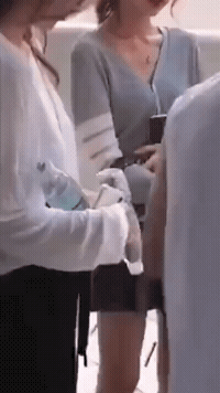 兄弟们,今天我请你们吃鱼,一定要来哟   搞笑段子:1,今日老师问