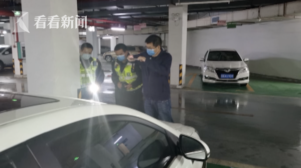 6岁男孩遭小车碾压,司机帮其穿鞋子后逃逸,还有更气人的……休闲区蓝鸢梦想 - Www.slyday.coM 6岁男孩遭小车碾压,司机帮其穿鞋子后逃逸,还有更气人的……休闲区蓝鸢梦想 - Www.slyday.coM