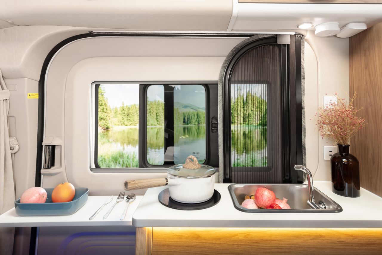 起售价36.98万元 上汽大通MAXUS原厂房车上市