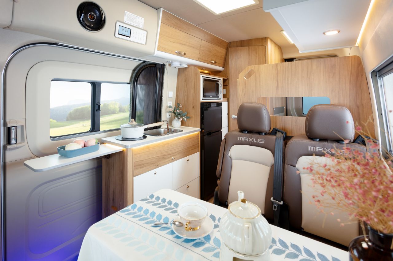 起售价36.98万元 上汽大通MAXUS原厂房车上市