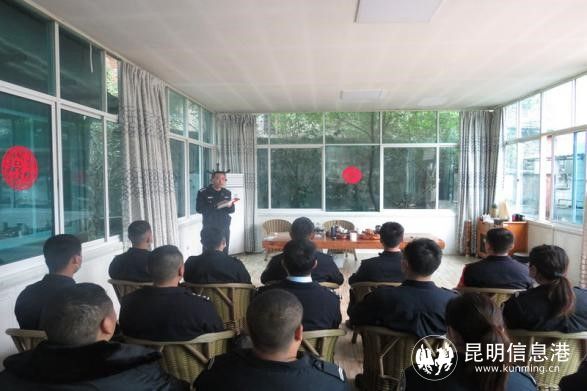 普洱江城边境管理大队组织开展“书香润警心，雅言溢警营”读书活动