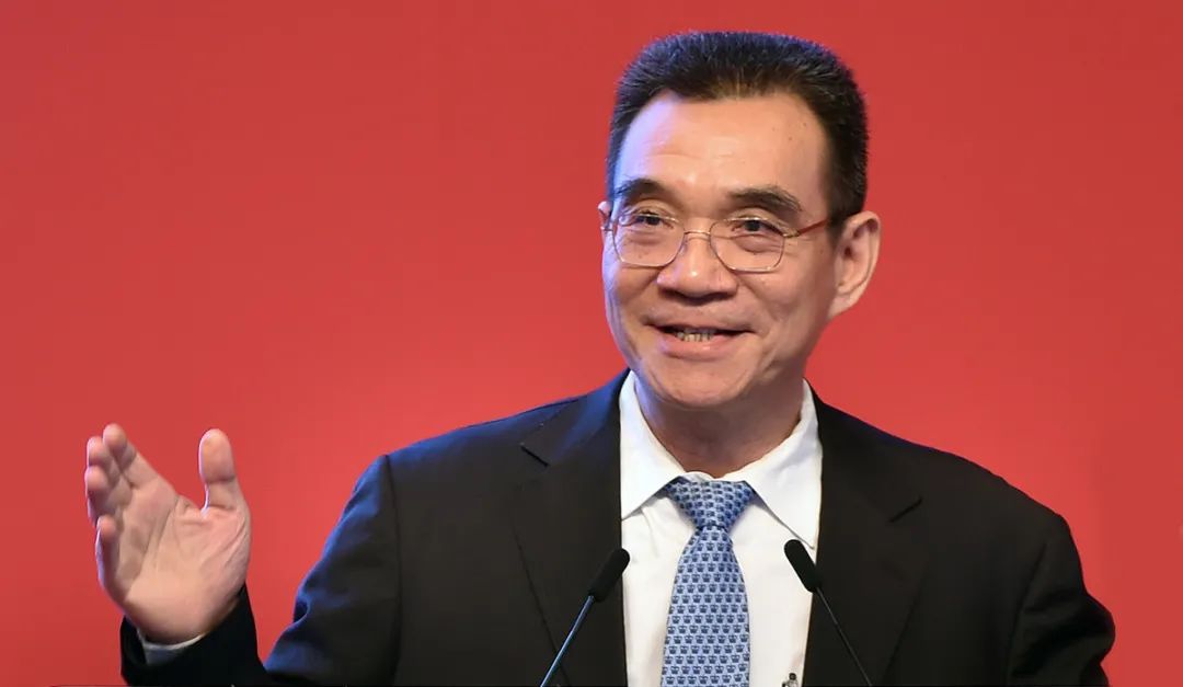 陆川2020年gdp_央视主持人胡蝶二胎产后复出,身材发福太虚弱,网友 眼神好奇怪(3)