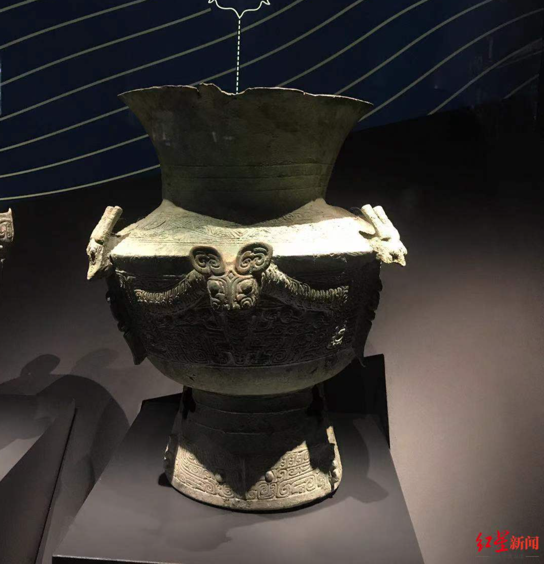 三星堆此前出土的龙虎尊