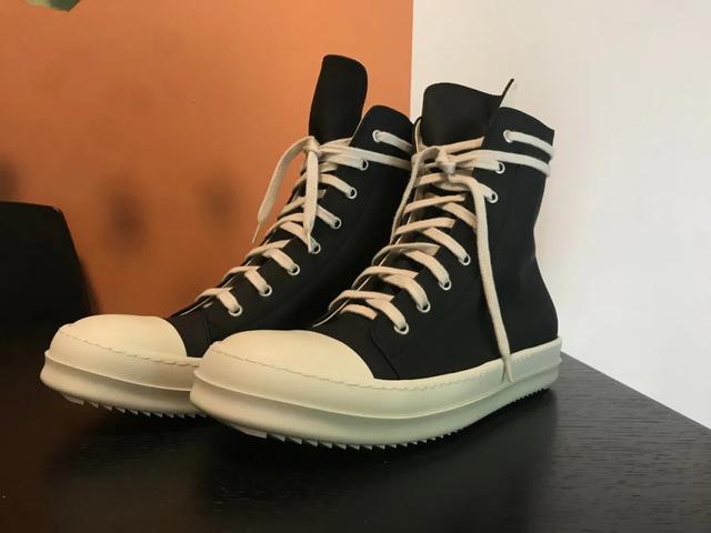 Rick owens,rickowens毛毛鞋 现在还会有人穿rickowens的鞋吗