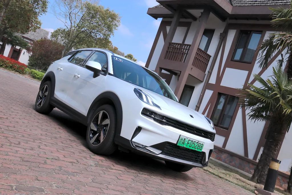 拒绝做"差不多先生 试驾领克06 phev