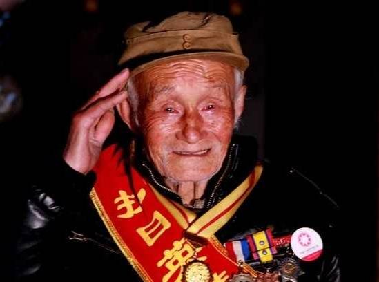 四川南充5名抗战老兵行走川渝鄂祭奠抗日英烈 年龄最小92岁最大101岁休闲区蓝鸢梦想 - Www.slyday.coM 四川南充5名抗战老兵行走川渝鄂祭奠抗日英烈 年龄最小92岁最大101岁休闲区蓝鸢梦想 - Www.slyday.coM