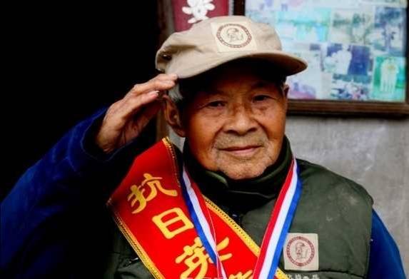 四川南充5名抗战老兵行走川渝鄂祭奠抗日英烈 年龄最小92岁最大101岁休闲区蓝鸢梦想 - Www.slyday.coM 四川南充5名抗战老兵行走川渝鄂祭奠抗日英烈 年龄最小92岁最大101岁休闲区蓝鸢梦想 - Www.slyday.coM