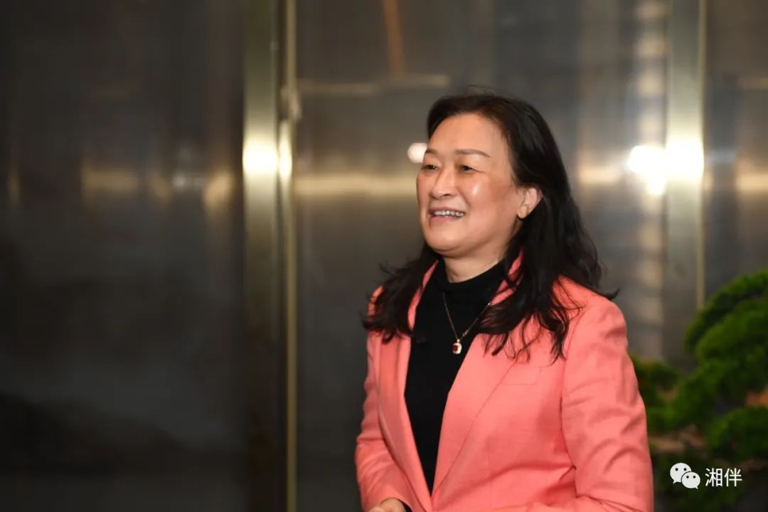 全国政协委员,中国工程院院士,湖南工商大学校长陈晓红