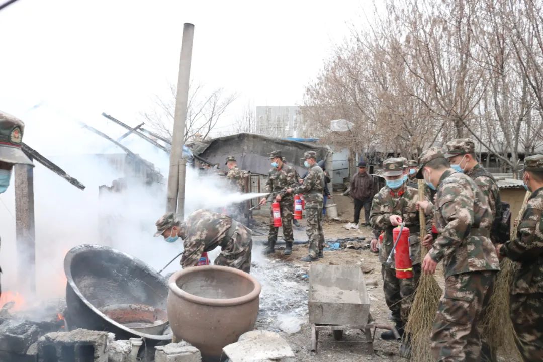 “他们和电视里说的一样!”紧急时刻,日照这里来了一群武警小哥哥休闲区蓝鸢梦想 - Www.slyday.coM “他们和电视里说的一样!”紧急时刻,日照这里来了一群武警小哥哥休闲区蓝鸢梦想 - Www.slyday.coM