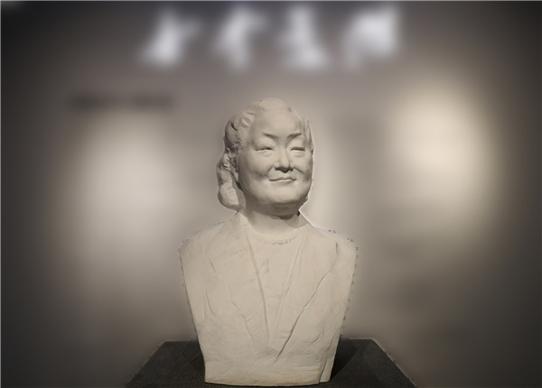 今天是“三八”妇女节 中国美术馆推出《吴为山作品中的女性形象》专辑向女性致敬休闲区蓝鸢梦想 - Www.slyday.coM 今天是“三八”妇女节 中国美术馆推出《吴为山作品中的女性形象》专辑向女性致敬休闲区蓝鸢梦想 - Www.slyday.coM