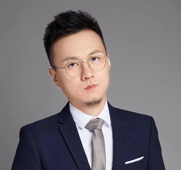 经理蔡嵩松再上热搜我们统计了一下过去几年的数据发现,蔡嵩松的个人