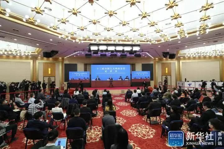 3月7日,十三届全国人大四次会议在北京人民大会堂新闻发布厅举行记者会,邀请国务委员兼外交部长王毅就“中国外交政策和对外关系”相关问题回答中外记者提问。(新华社记者 陈晔华 摄)
