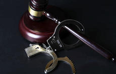 追捕过程中犯罪嫌疑人弃车逃跑,菏泽民警徒步追捕3公里将其抓获休闲区蓝鸢梦想 - Www.slyday.coM 追捕过程中犯罪嫌疑人弃车逃跑,菏泽民警徒步追捕3公里将其抓获休闲区蓝鸢梦想 - Www.slyday.coM