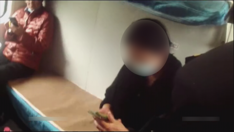 警探号|55岁女子“霸座”惹围观 为赌气被行拘五天休闲区蓝鸢梦想 - Www.slyday.coM 警探号|55岁女子“霸座”惹围观 为赌气被行拘五天休闲区蓝鸢梦想 - Www.slyday.coM