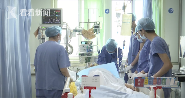 每天3两多烧酒!肚大像“怀胎十月” 男子突发腹痛进了ICU休闲区蓝鸢梦想 - Www.slyday.coM 每天3两多烧酒!肚大像“怀胎十月” 男子突发腹痛进了ICU休闲区蓝鸢梦想 - Www.slyday.coM