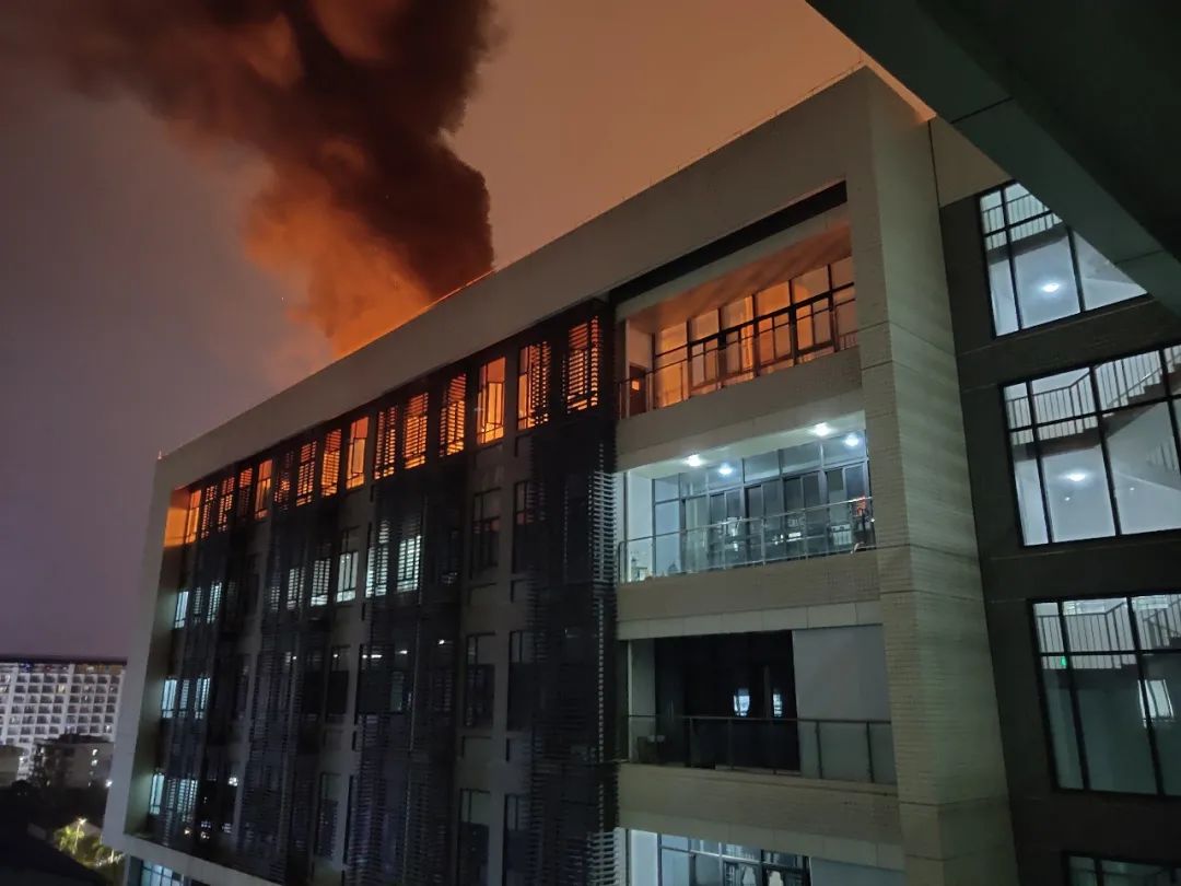 河南安阳厂房火灾致38人死亡 目击者：火势蔓延快，听到爆炸声